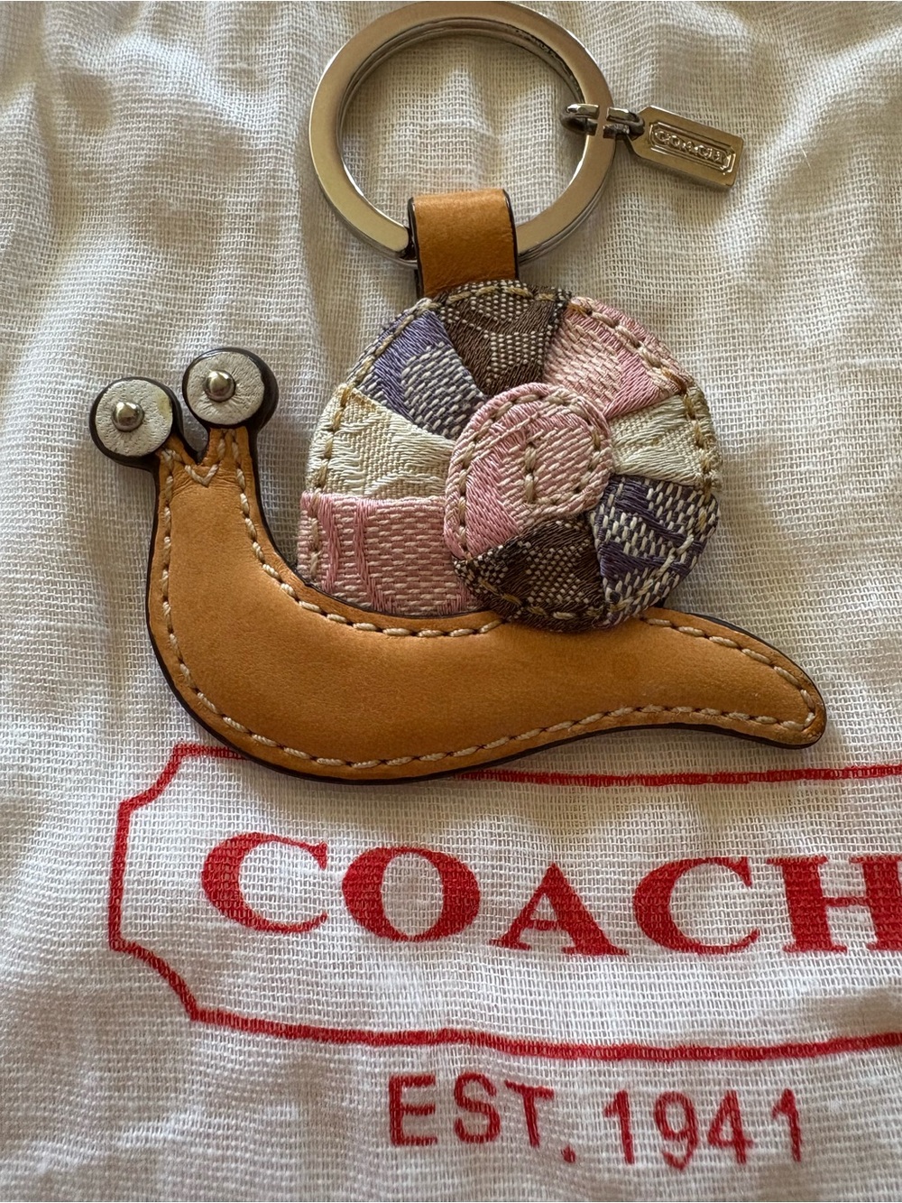RARE VINTAGE COACH LEATHER SNAIL PINK SIGNATURE PATCHWORK JACQUARD KEYCHAIN - Picture 2 of 9